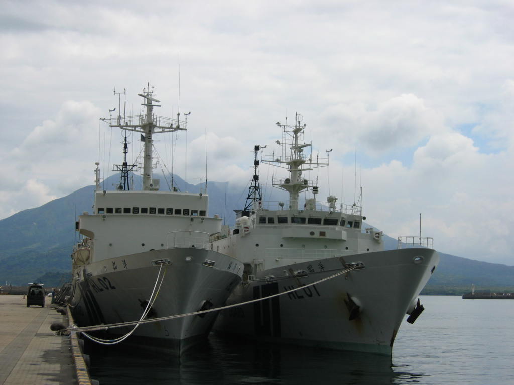 大陸棚調査に専従した測量船「昭洋」と「拓洋」